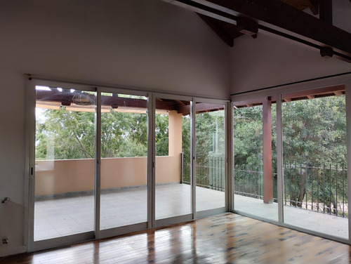 Casa En Las Sierras De Cordoba, Inmejorable Calidad De Construcción Y Distribucion De Ambientes