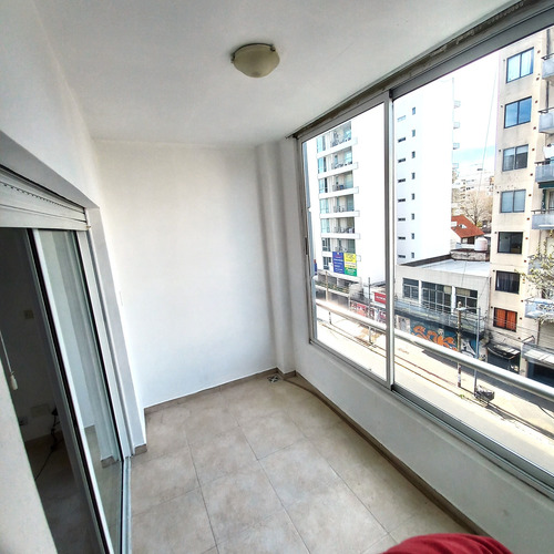 Departamento En Semi Piso 3 Ambientes, Calefacción Y Aa