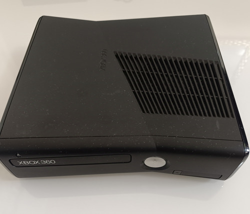 Microsoft Xbox 360 Slim 250gb Fable Iii/halo: Reach/3 Months Xbox Live Gold Cor Glossy Black (Usado)