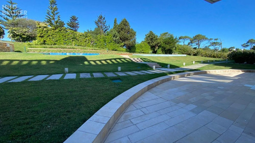 Imagen 18 de 20 de Apartamento En Venta Y Alquiler En Playa Brava - Punta Del Este Brava