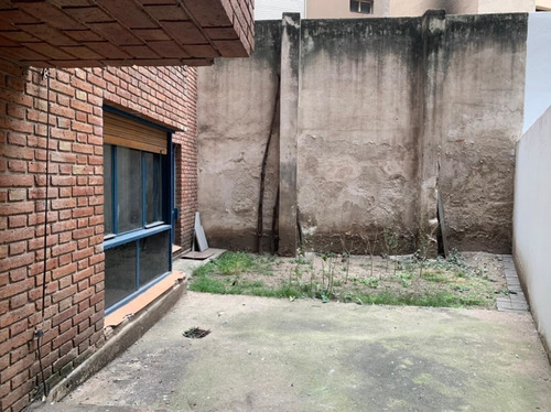 Imagen 8 de 16 de Oportunidad Nueva Cordoba 2 Dormitorio A Remodelar Con Gran Patio Sobre Crisol