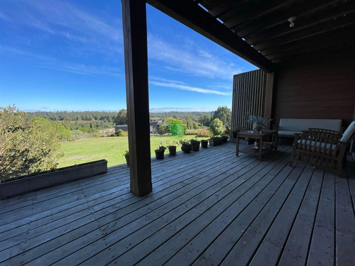 Hermosa Casa En Venta De 5 Dorm. En Osorno