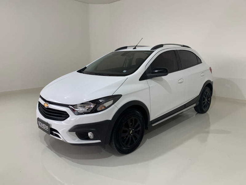 Imagem 4 de 15 de Chevrolet Onix Hatch Activ 1.4 8v Flex 5p Mec 2019