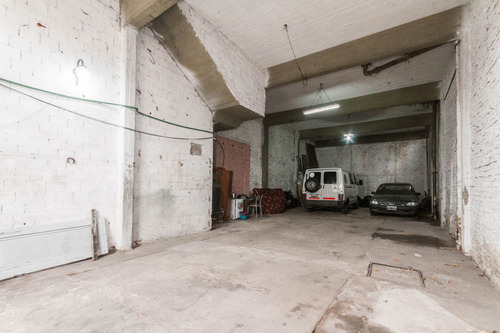 Venta Galpon C/2 Dpto.de 3amb.patio.terraza. 130m2
