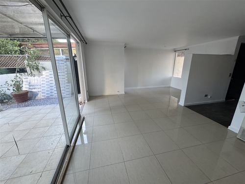 Casa En Arriendo De 4 Dorm. En Huechuraba