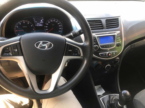Hyundai Accent 2012 1.4l 4 P