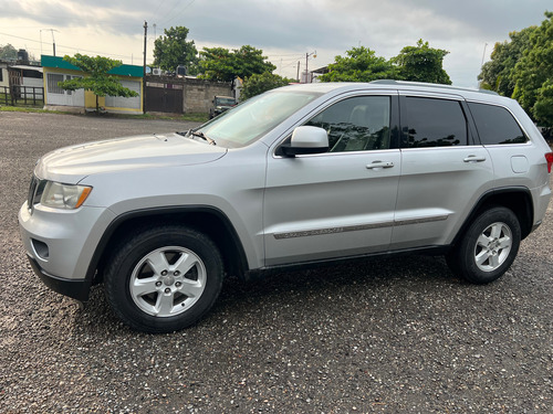 Jeep Grand Cherokee Laredo V6 4x2 At