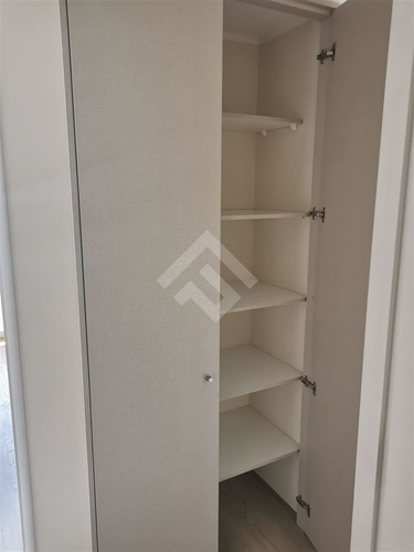Departamento En Venta De 2 Dorm. 2 Baños Metro Plaza Maipú