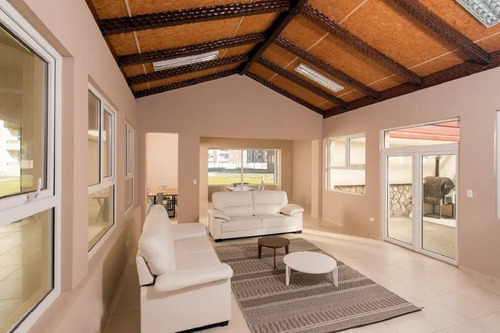 ¡en Venta! Amplio Departamento En Excelente Ubicación En Chi