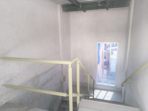 Edificio De 3 Plantas Con Terraza, En La Florida, Cerca De Estacion De Servicio