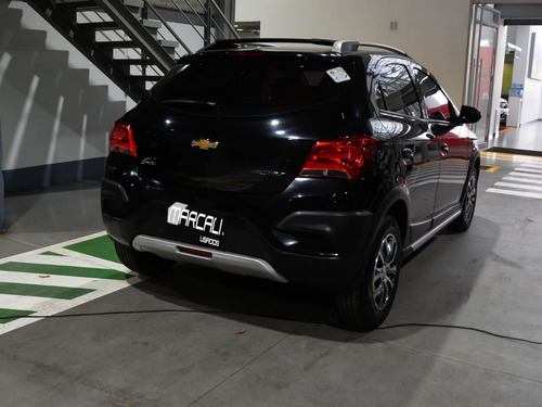 Chevrolet Onix Hb