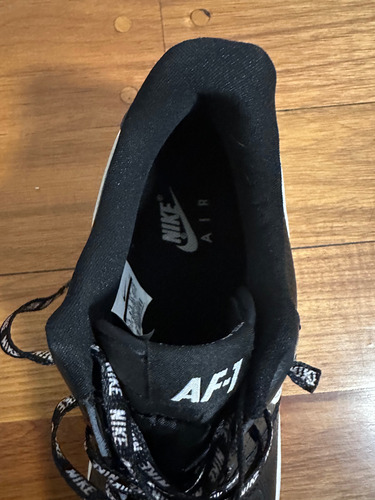 Zapatillas Nike Air Af 1 Negras Con Pipa Blanca (Usado)