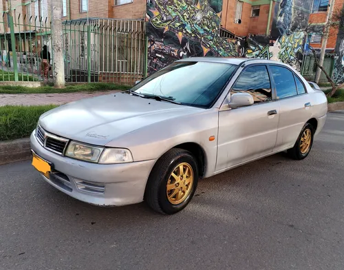 Mitsubishi Lancer Glxi