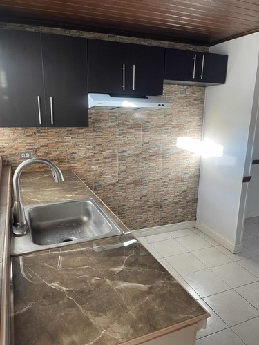 Imagen 5 de 14 de Apt. Tibas. Cerca Hospital Unibe, Mall Lincoln, Automercado.