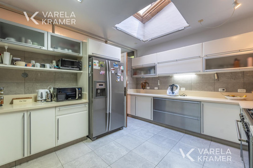 Casa En Venta En Martínez