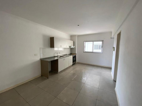 2 Ambientes En El Centro De Villa Ballester Alquiler Con Co