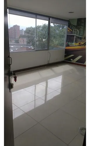 Venta Oficina En Block Empresarial Avenida El Poblado . Inversión