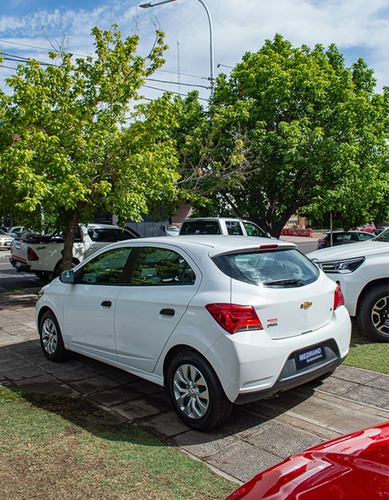 Imagen 6 de 18 de Chevrolet Onix 1.4 Lt