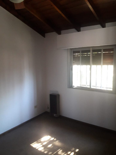 Duplex En Venta En Castelar Norte
