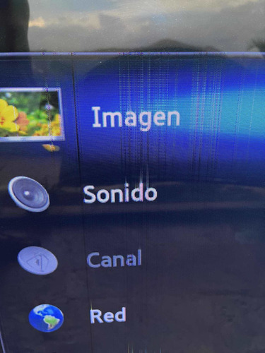 Imagen 4 de 10 de Tv Marca Samsung Modelo Un55d8000yf De 55 Pulgadas Con Rayas
