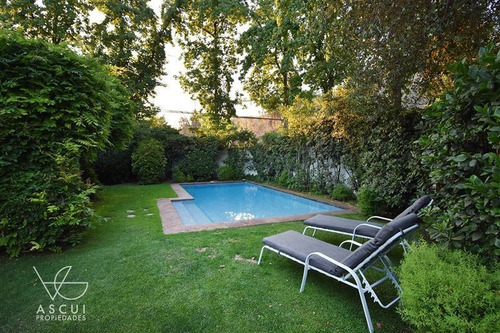 Casa En Venta De 6 Dorm. En Vitacura