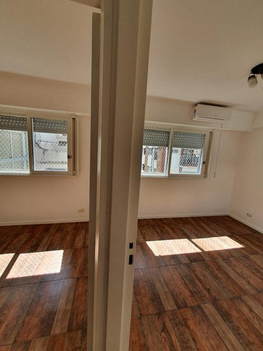 Imagen 15 de 19 de Hermoso Semipiso Con Gran Iluminacion - Con Detalles De Renovacion