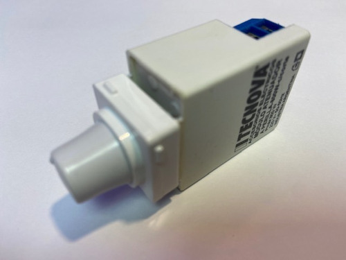 Imagen 1 de 4 de Regulador Tecnova 500w Modelo Tipo Línea 2000 - Square Slim