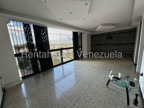 Encantador Apartamento Ubicado En Los Chaguaramos! #25-16072 Ricardo Romero