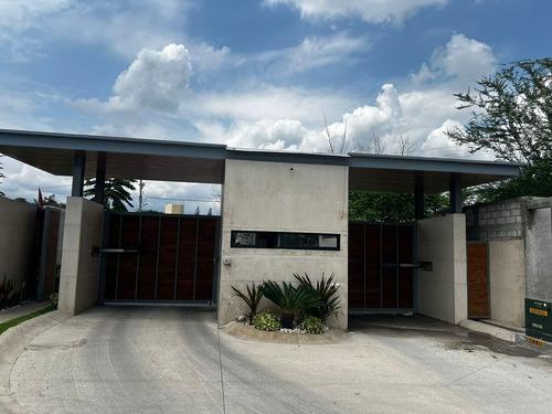 Se Vende Terreno En Fraccionamiento Mision Eco, San Gaspar, Jiutepec, Morelos.