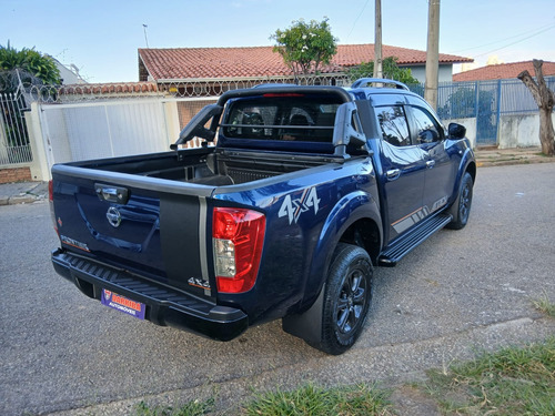 Nissan Frontier 2.3 Attack Cab. Dupla 4x4 Aut. 4p
