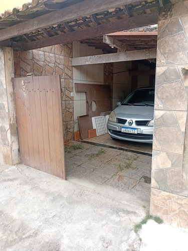 2 Quartos, 1 Suíte, Sala,cozinha, Banheiro, Varanda, Etc...