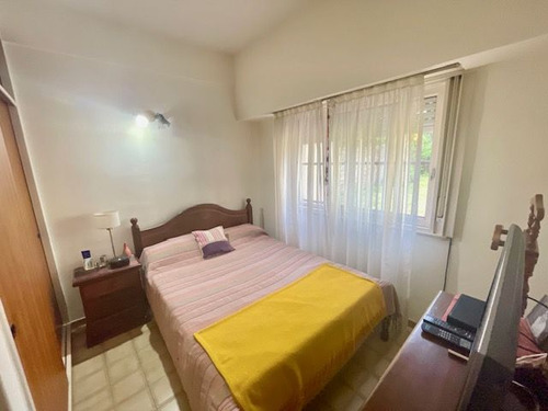 Venta De Casa Con Garage Para 2 Autos En Parque Avellaneda