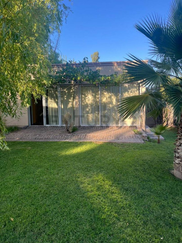 Excelente Casa En Venta En Vistalba, A Tres Cuadras De La Panamericana, Luján De Cuyo, Mendoza
