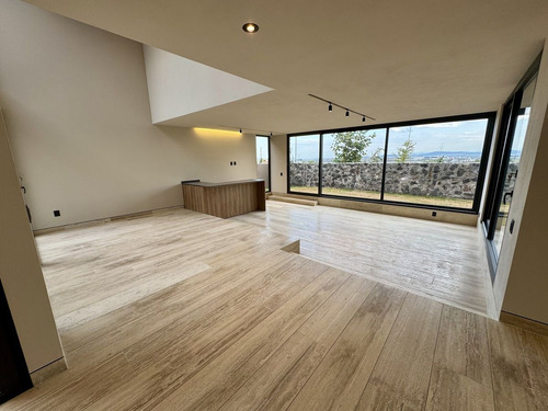Residencia Con Acabados Premium- La Espiga