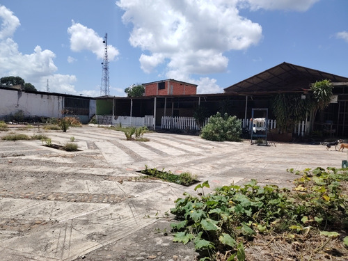 Terreno Comercial En La Av Venezuela. 977m2, Bqto. Emss