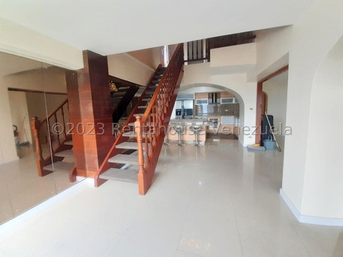 Apartamento En Venta En Los Naranjos Del Cafetal Con Espectacular Vista Al Ávila