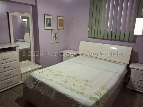 Apartamento En Venta En Urb. El Centro #25-14456 Rm