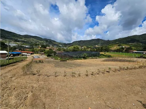 Hermosos Lotes En Proindiviso Con Excelente Ubicación - El Carmen Vib.