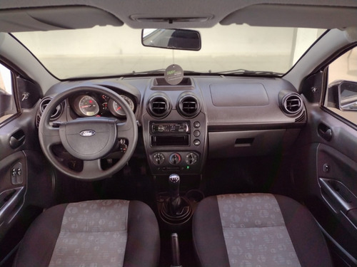 Imagem 6 de 11 de Ford Fiesta Flex 2011