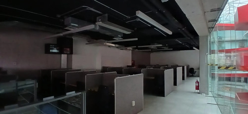Oficina De 876m2 Habilitada En Remodelado Edificio Gold Leed