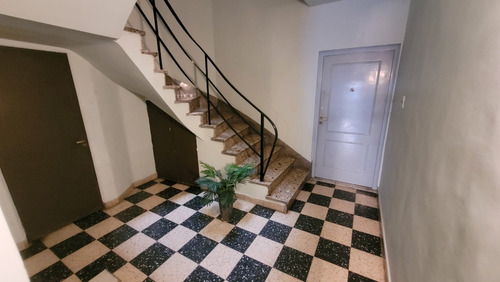 Departamento Ph 3 Ambientes Al Frente Con Balcon Corrido 1er Piso