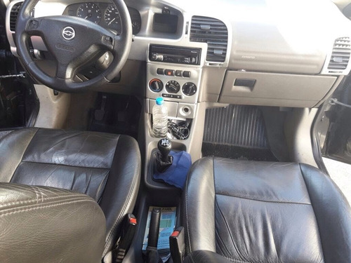Imagem 2 de 7 de Chevrolet Zafira 2002 2.0 16v 5p