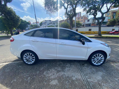 Imagen 14 de 18 de Ford Fiesta 2018 1.6 Sportback Titanium