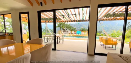Preciosa Finca En Copacabana De Un Solo Nivel En Exclusiva Parcelación Unidad Cerrada. Finca En Copacabana En Parcelación. Finca En Copacabana Con Piscina. Finca En Unidad Cerrada. Finca Plana