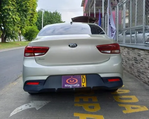 Kia Rio 1.4 Zenith