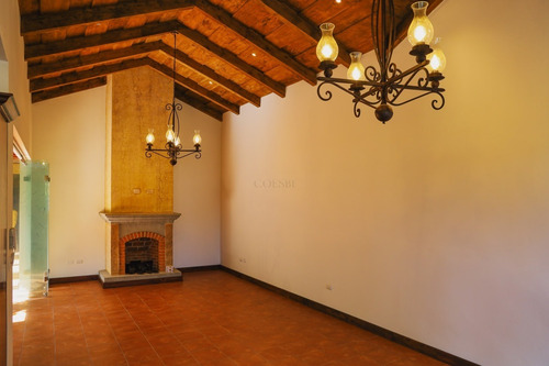Imagen 2 de 16 de Casa De 3 Habitaciones Con Acabados Coloniales Cerca De Antigua Guatemala