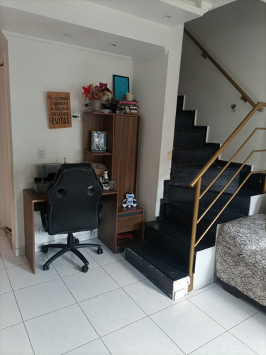 Casa Com 2 Sala 4 Quarto 1 Cozinha 4 Banheiro,1 Quintal.