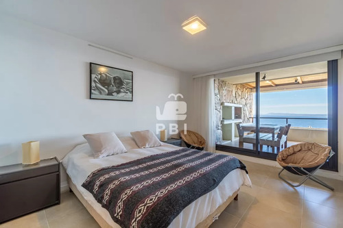 Apartamento En El Lomo De La Ballena 2 Dormitorios - Quartier Punta Ballena - Ref : Pbi489