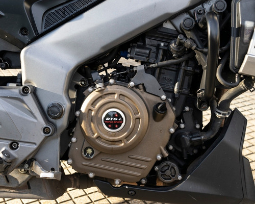 Imagen 8 de 10 de Bajaj Dominar 400
