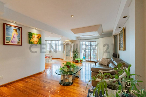 Venta Departamento 4 Ambientes Con Dependencia En Flores Sobre Avenida Avellaneda